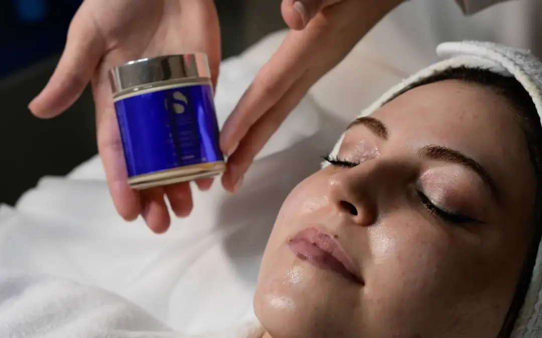 7 Fehler, die du bei deiner Sommer-Hautpflege machst (und wie wir sie im Beauty Salon Wien fixen)
